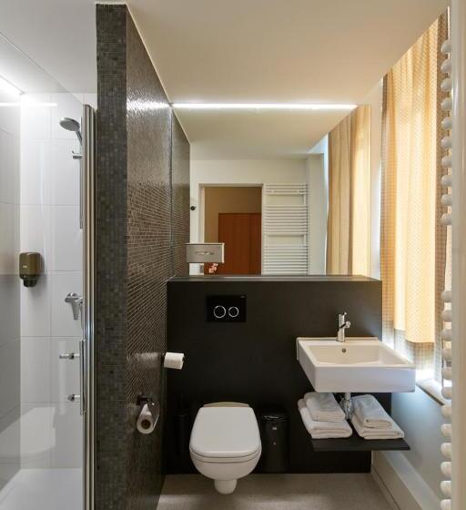 Alpha Hotel And Apart