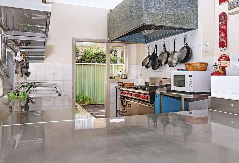 تختخواب و صبحانه Bed&Breakfast Ashfield Manor