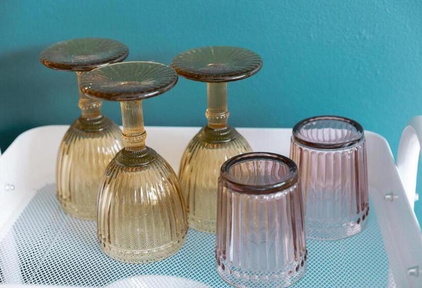 Black Swan Waterfront Motel