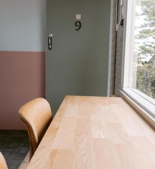 Black Swan Waterfront Motel