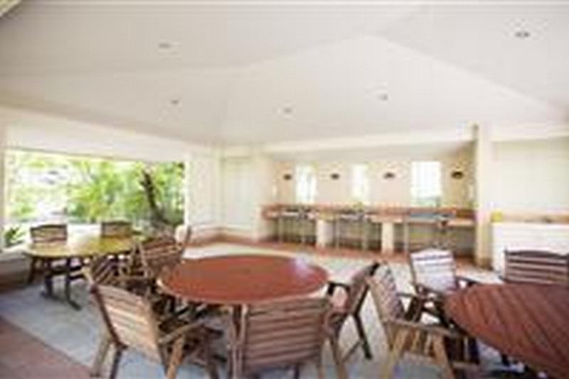 Breakfree Longbeach Resort