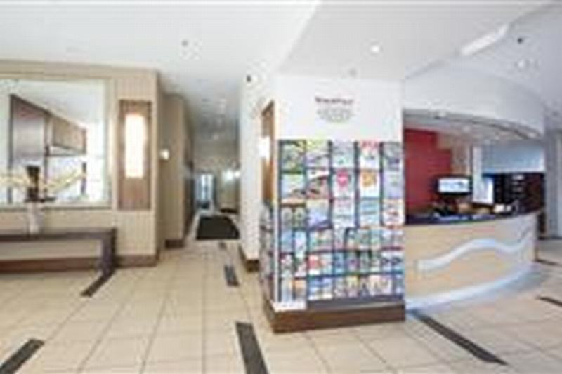 Breakfree Longbeach Resort