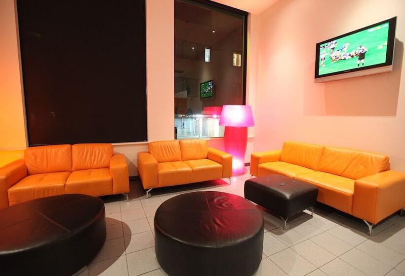 Cambridge Hotel Sydney