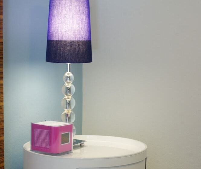 Cambridge Hotel Sydney