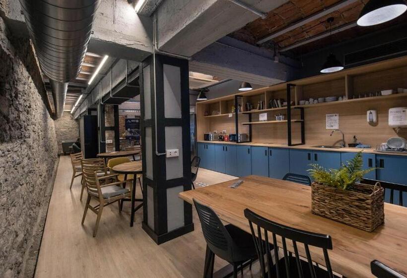 Font Andorra Hostel by Nexta