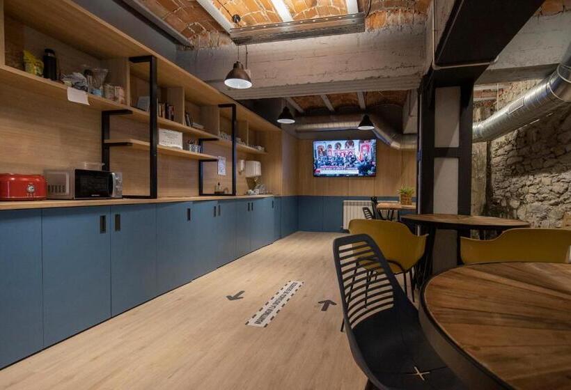 Font Andorra Hostel by Nexta