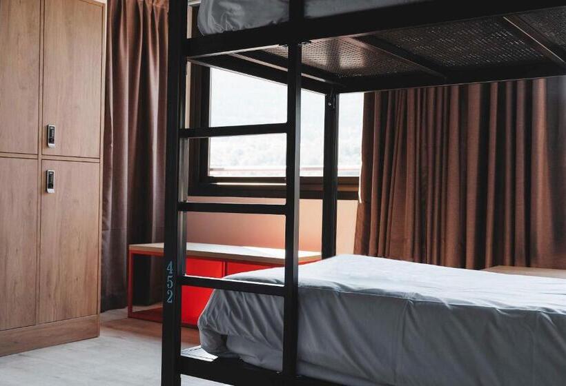 Font Andorra Hostel by Nexta