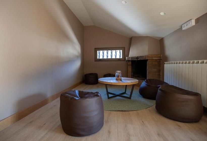 Font Andorra Hostel by Nexta