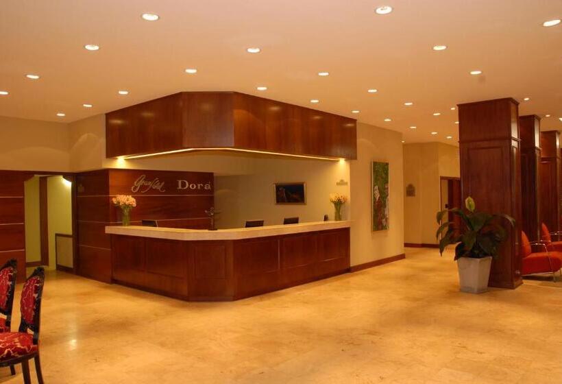 ホテル Dorá