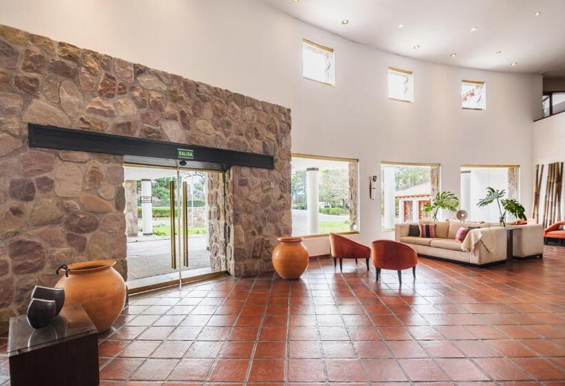 Отель Altos De La Viña