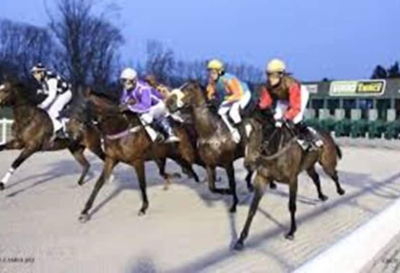 & Aparthotel Casteau Resort Mons Soignies