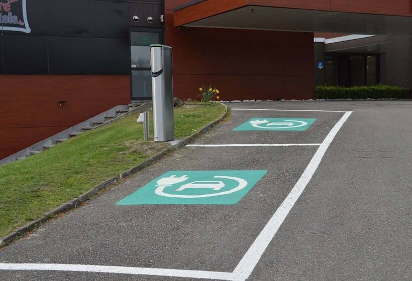 & Aparthotel Casteau Resort Mons Soignies