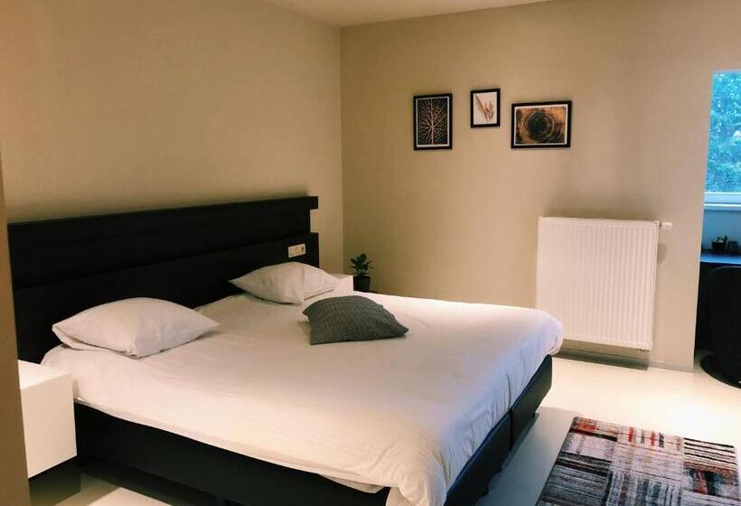 בית מלון כפרי Auberge Du Vieux Cedre, Enghien Belgique