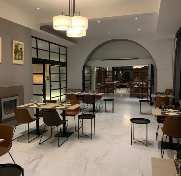 בית מלון כפרי Auberge Du Vieux Cedre, Enghien Belgique