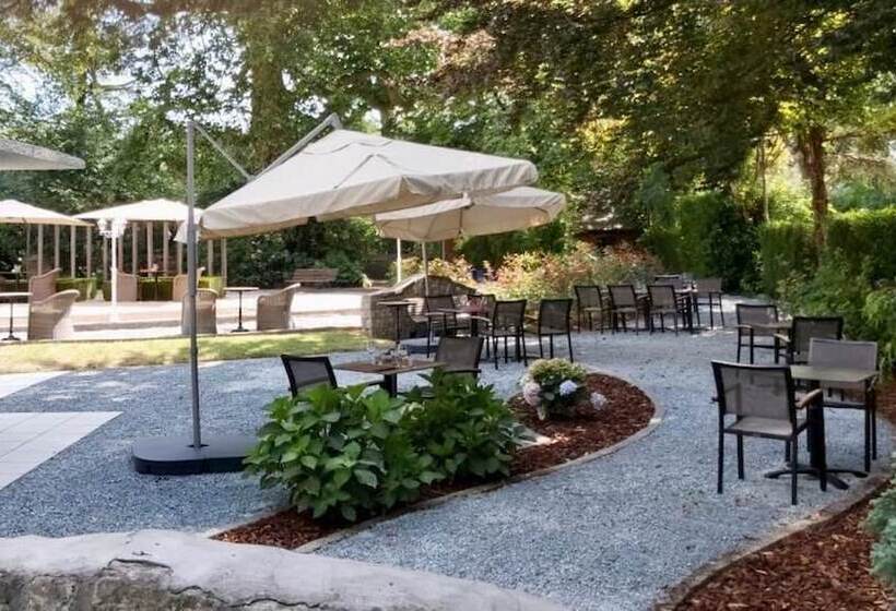 בית מלון כפרי Auberge Du Vieux Cedre, Enghien Belgique