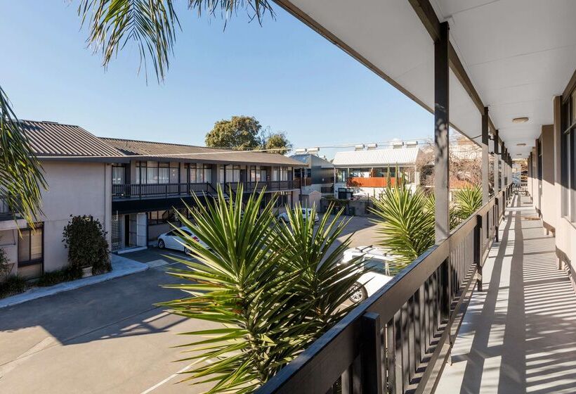 בית מלון כפרי Best Western Governor Gipps Motor Inn