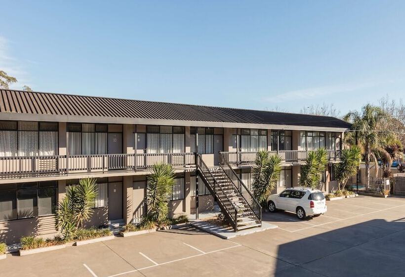 בית מלון כפרי Best Western Governor Gipps Motor Inn