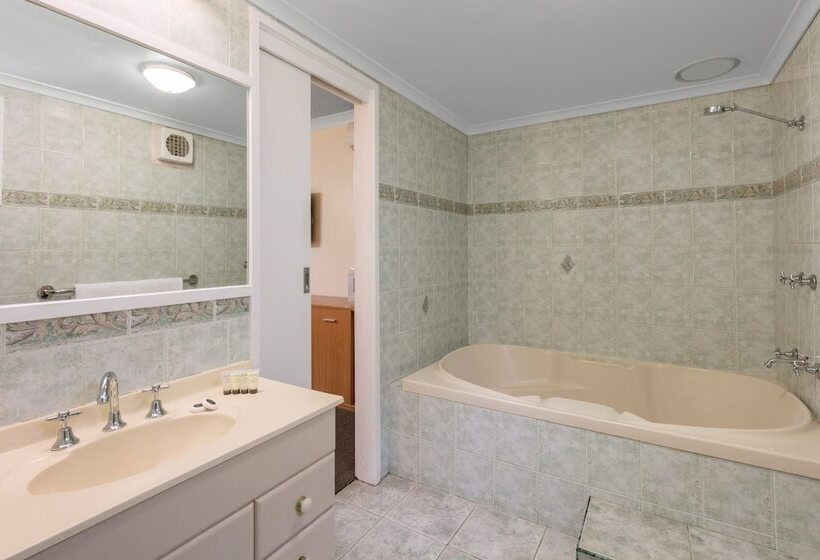 בית מלון כפרי Best Western Governor Gipps Motor Inn