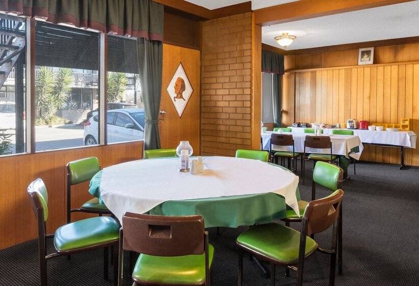 בית מלון כפרי Best Western Governor Gipps Motor Inn