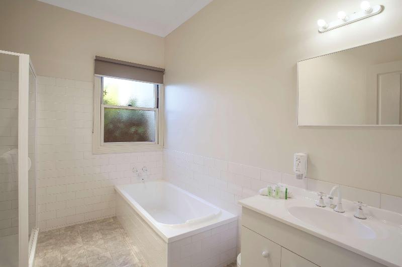 هتل Best Western Olde Maritime Motor Inn