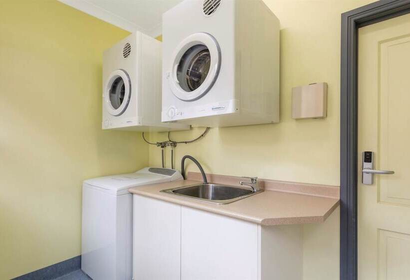 בית מלון כפרי Best Western Olde Maritime Motor Inn