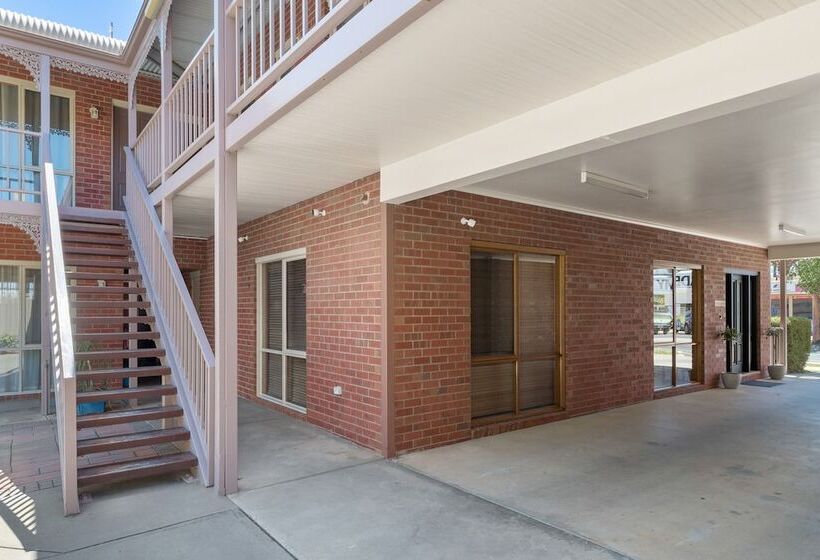 Отель Burke And Wills Motor Inn Swan Hill