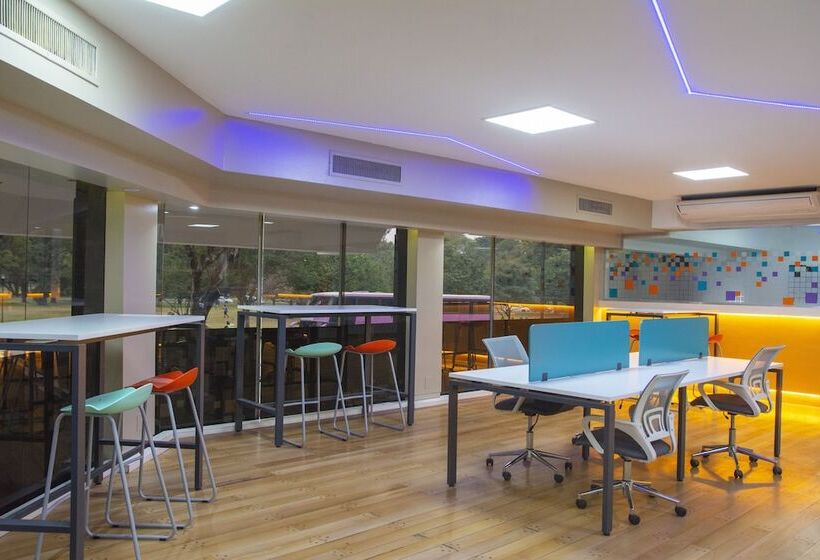 ホテル Catalinas Tucuman