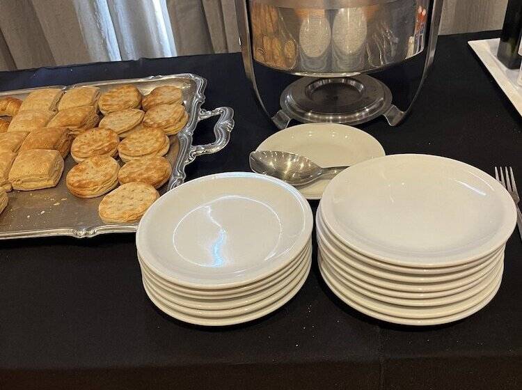 ホテル Catalinas Tucuman