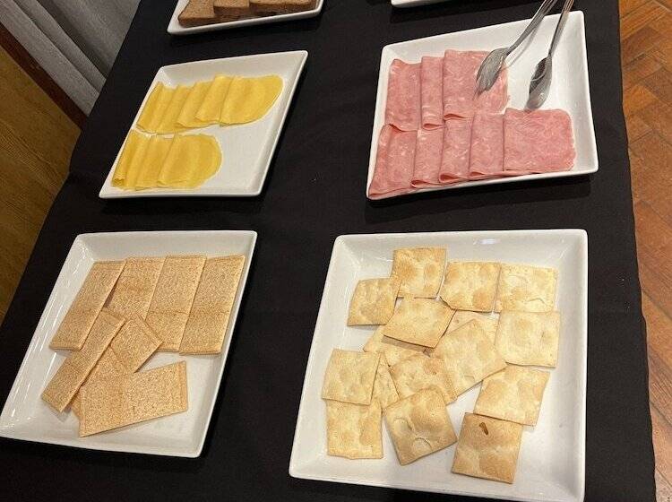 ホテル Catalinas Tucuman