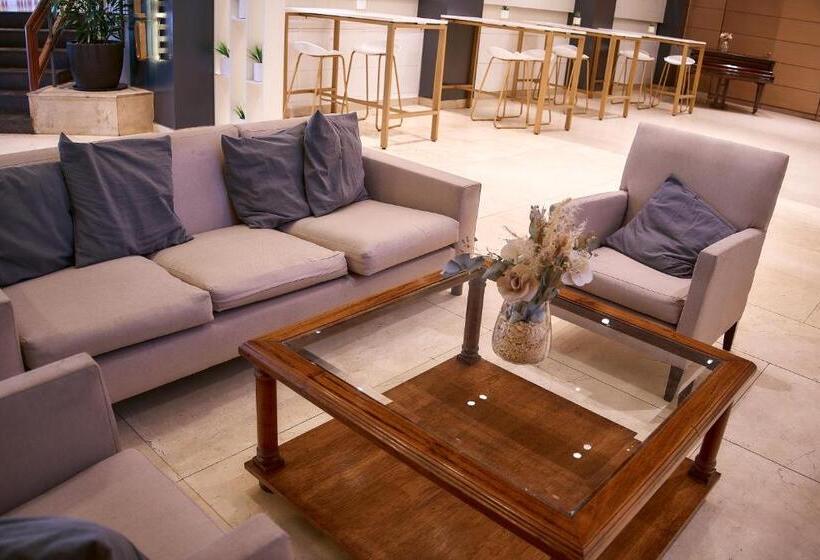 ホテル Catalinas Tucuman