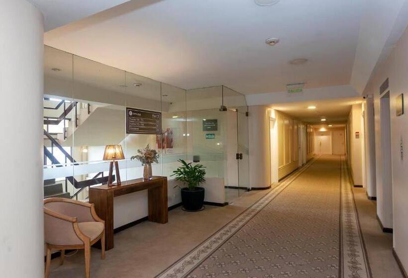 ホテル Catalinas Tucuman