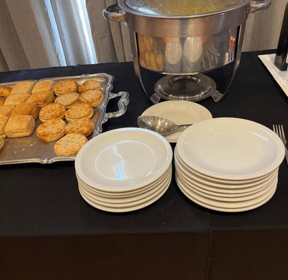 ホテル Catalinas Tucuman