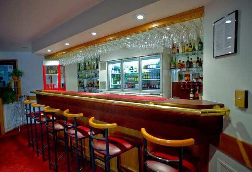 هتل Centrepoint Motor Inn