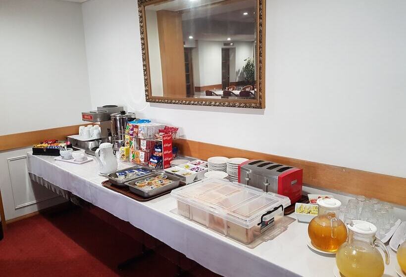 هتل Centrepoint Motor Inn