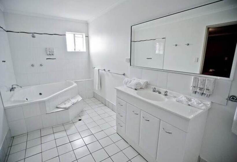 هتل Centrepoint Motor Inn