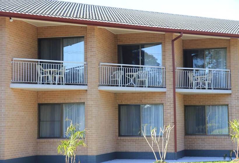 בית מלון כפרי Charbonnier Motor Inn