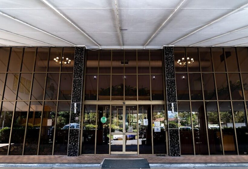 בית מלון כפרי Charbonnier Motor Inn