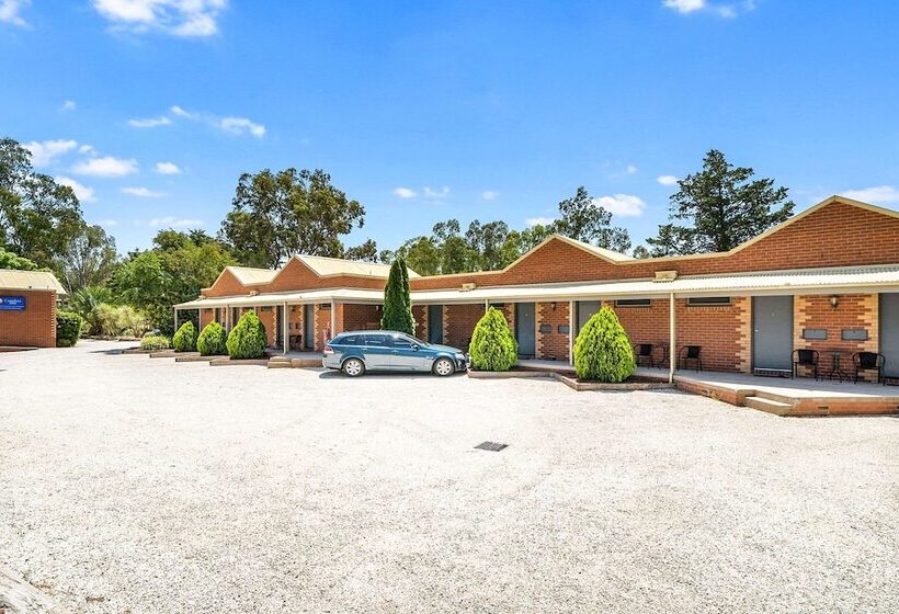 בית מלון כפרי Comfort Inn Coach & Bushmans