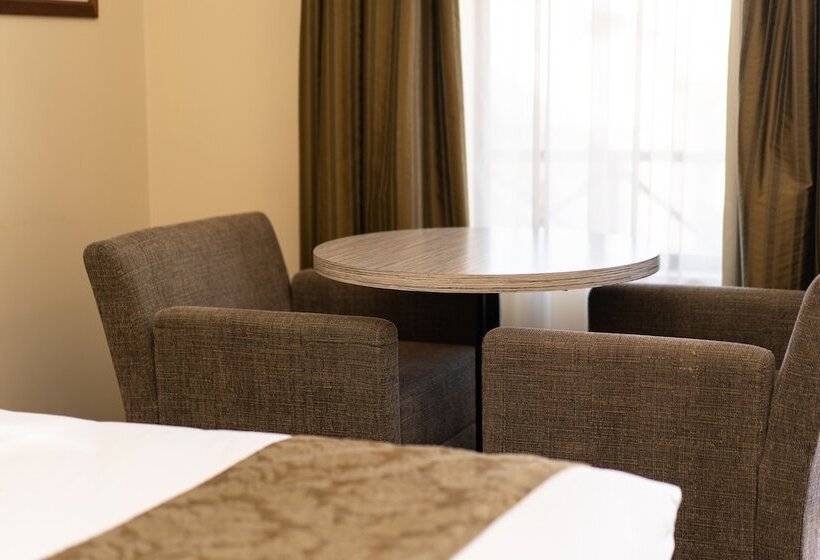 هتل Prince Of Wales