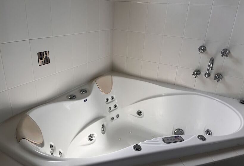 هتل Prince Of Wales