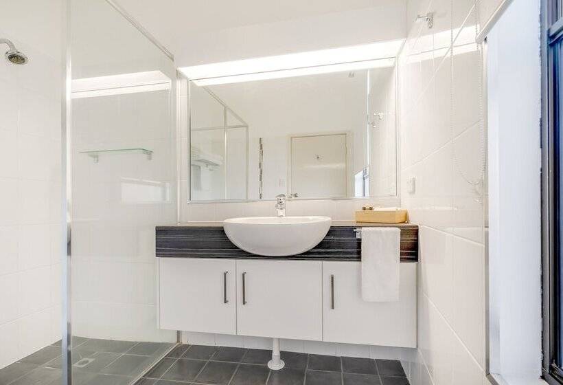 هتل Prince Of Wales