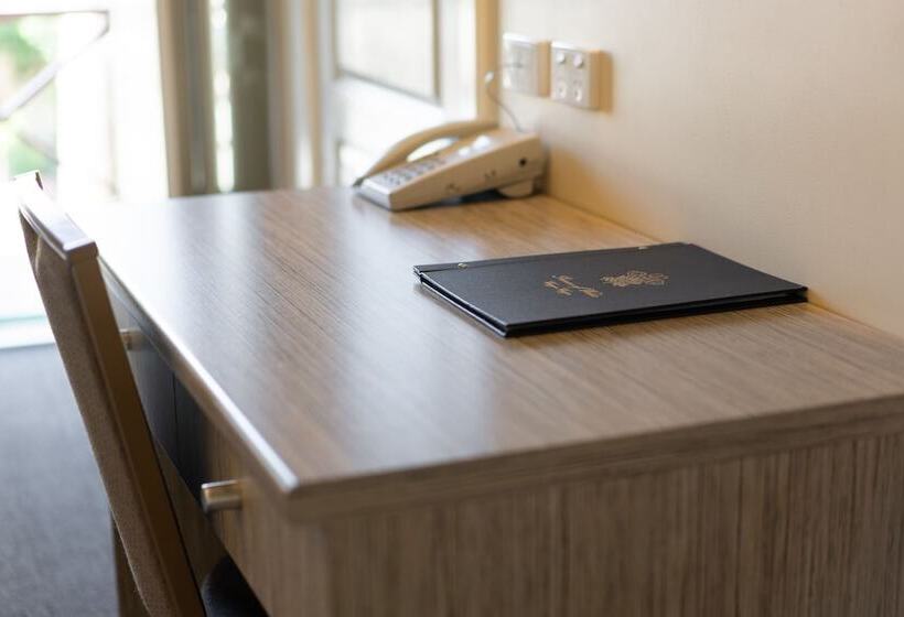 هتل Prince Of Wales