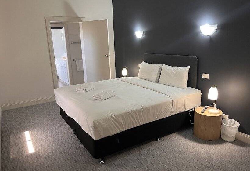 هتل Prince Of Wales