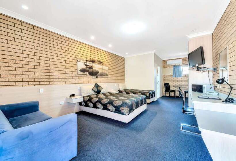 Отель Warwick Settlers Inn