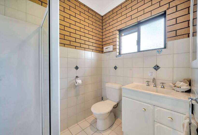 Отель Warwick Settlers Inn