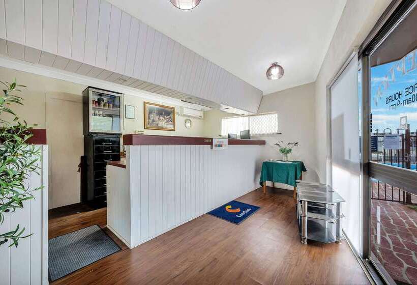 Отель Warwick Settlers Inn