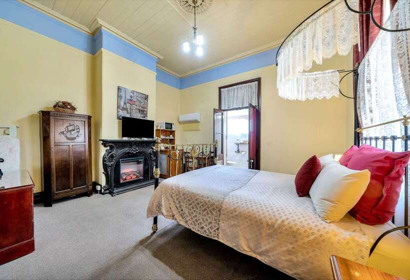 Отель Warwick Settlers Inn