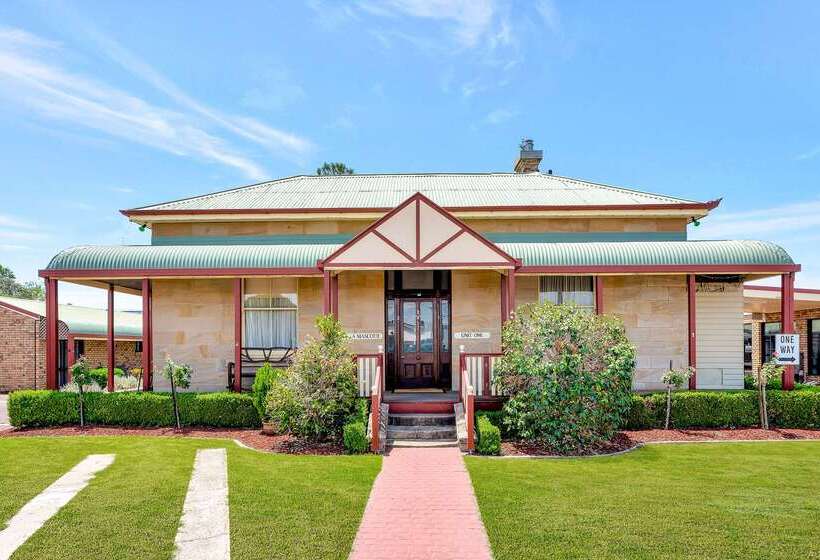 Отель Warwick Settlers Inn