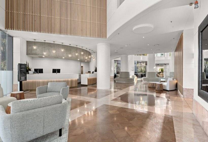 Отель Crowne Plaza Surfers Paradise, An Ihg