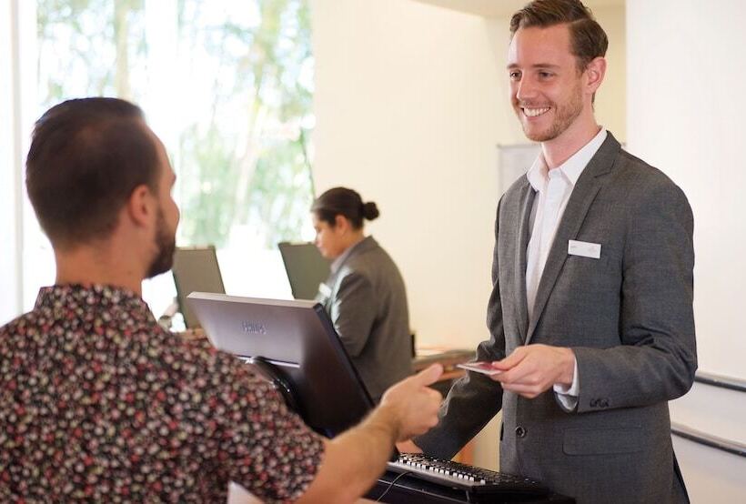 Отель Crowne Plaza Surfers Paradise, An Ihg